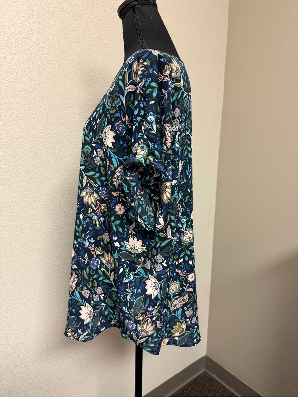 Maurices XL Navy Floral Boho Blouse Short Sleeve Lightweight Cottagecore Top - Picture 8 of 15